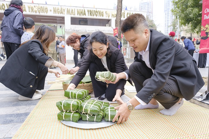 CADI-SUN cùng nhiều đơn vị gói bánh chưng, tặng quà Tết gia đình chính sách, hộ khó khăn